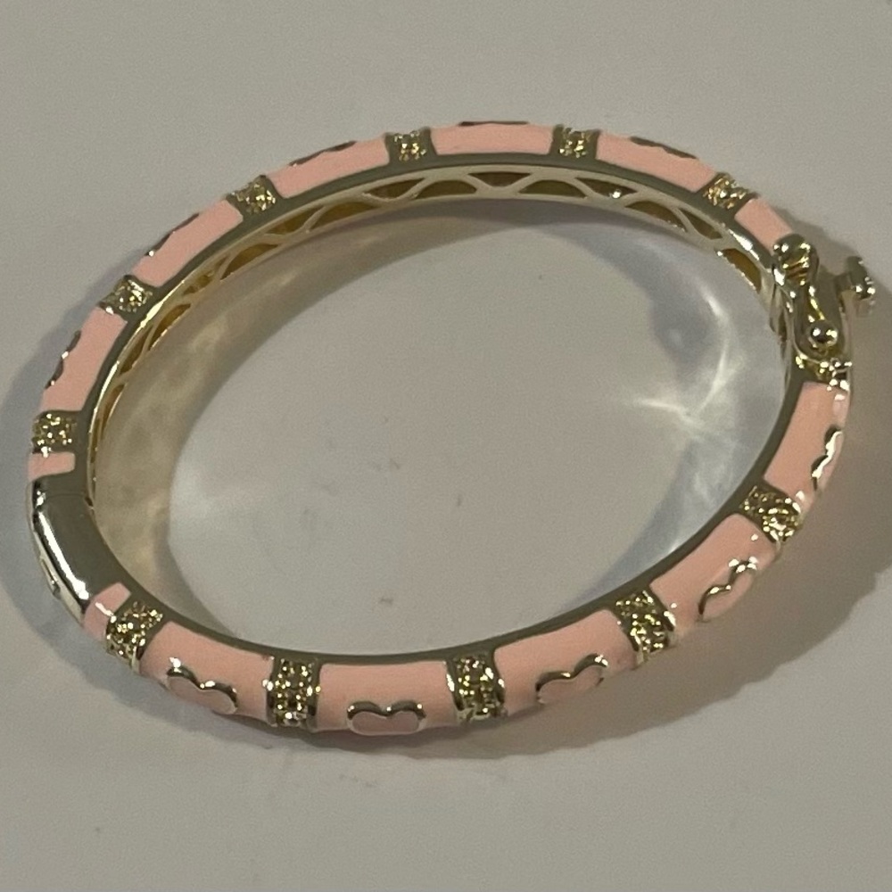 NEW Ivy and Max Pink Enamel Gold Heart Bangle Bracelet.